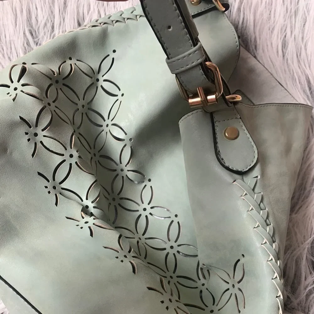 Coco + Carmen‎ Beautiful Laser Cut Mint Shoulder Bag Size M
